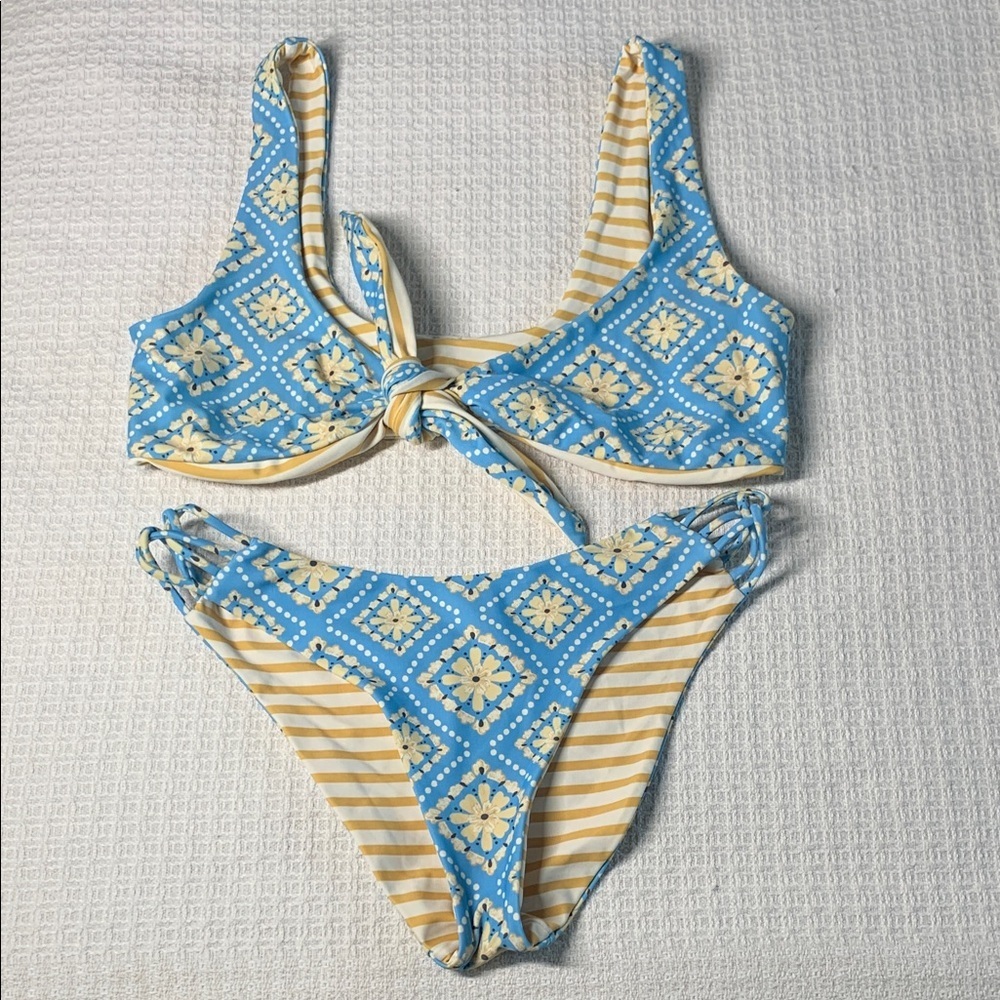 Oneill blue and yellow reversible bikini size xs/small